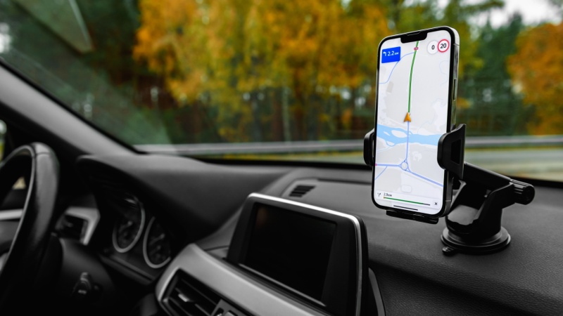 Navigatore smartphone in auto